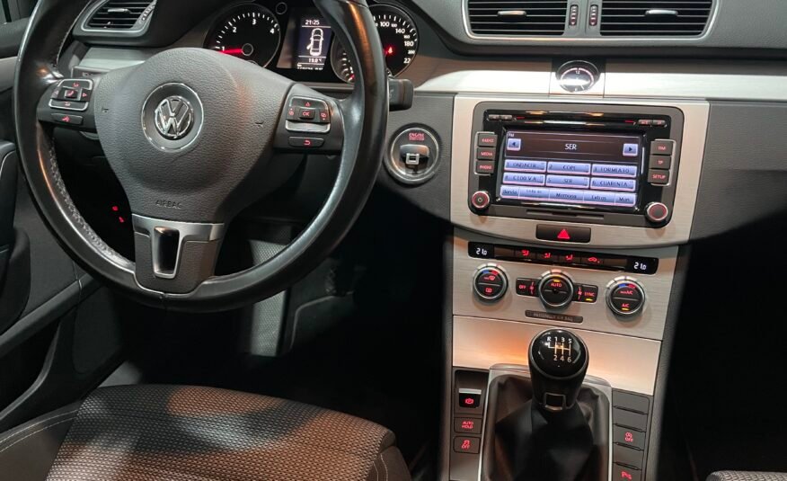 VOLKSWAGEN Passat CC 2.0TDi 140cv