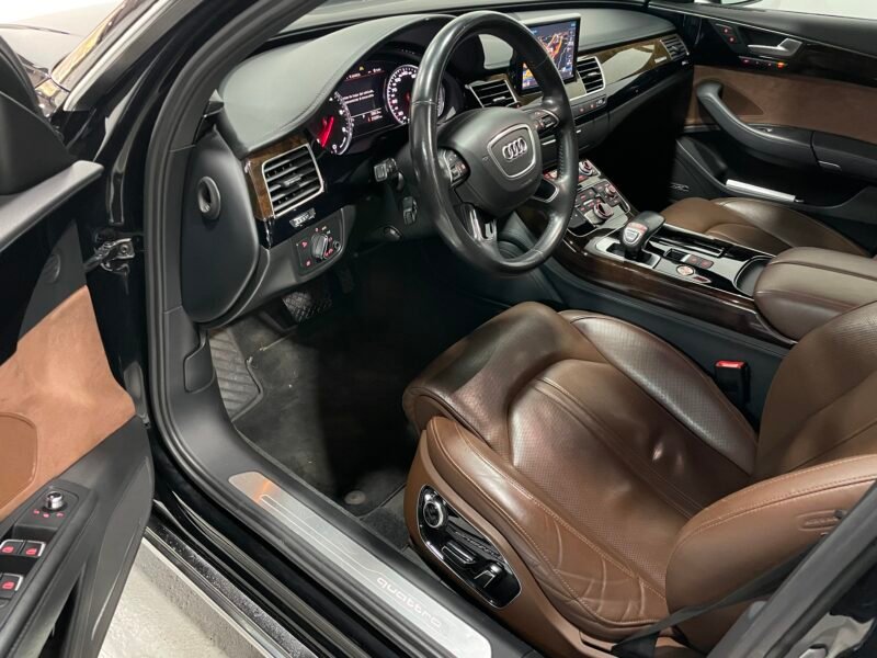 AUDI A8 3.0TDi Clean Quattro Tiptronic