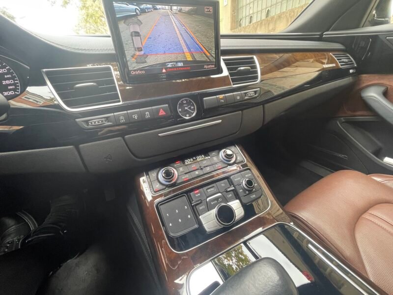 AUDI A8 3.0TDi Clean Quattro Tiptronic