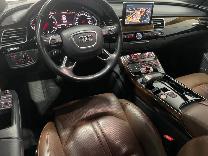 AUDI A8 3.0TDi Clean Quattro Tiptronic