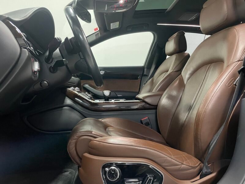 AUDI A8 3.0TDi Clean Quattro Tiptronic