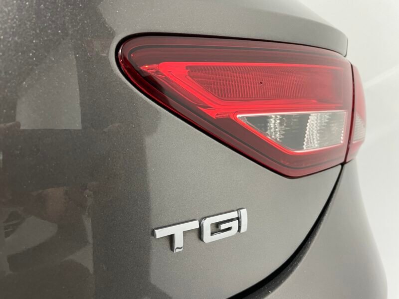 SEAT LEON 1.4TGi 110cv GNC