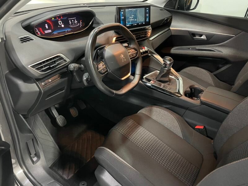 PEUGEOT 3008 1.5 BlueHDi