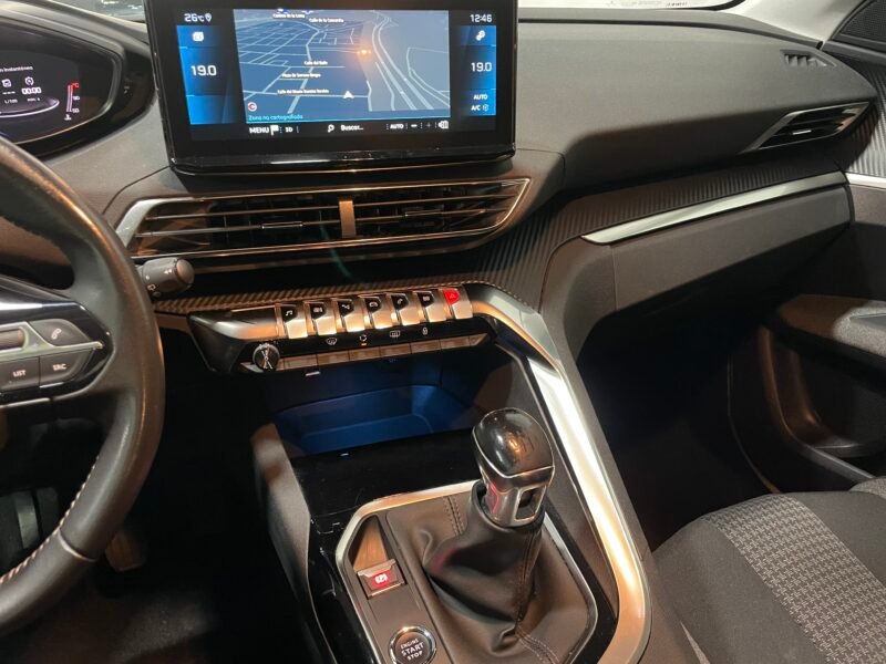 PEUGEOT 3008 1.5 BlueHDi