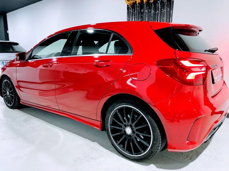 MERCEDES-BENZ A200d AMG