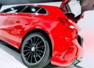 MERCEDES-BENZ A200d AMG