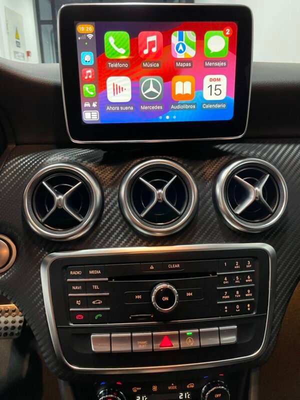 MERCEDES-BENZ A200d AMG