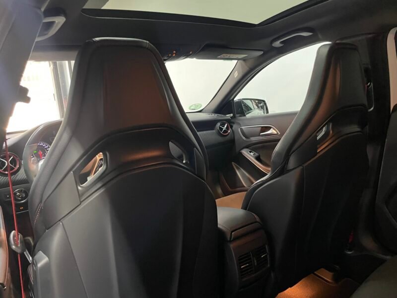 MERCEDES-BENZ A45 AMG