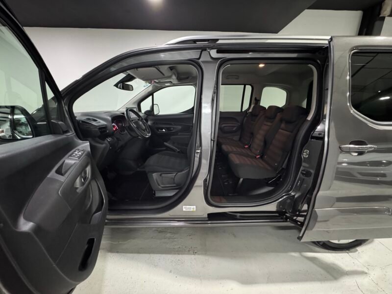 OPEL Combo 1.5TD 130cv Innovation Automática