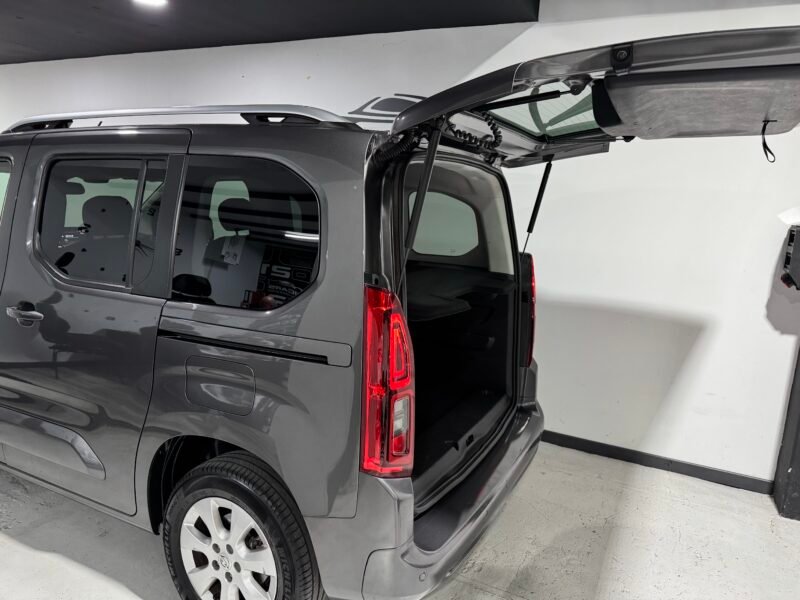 OPEL Combo 1.5TD 130cv Innovation Automática