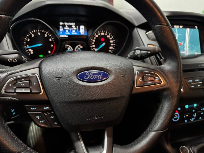 FORD Focus 1.0 EcoBoost ST-LINE
