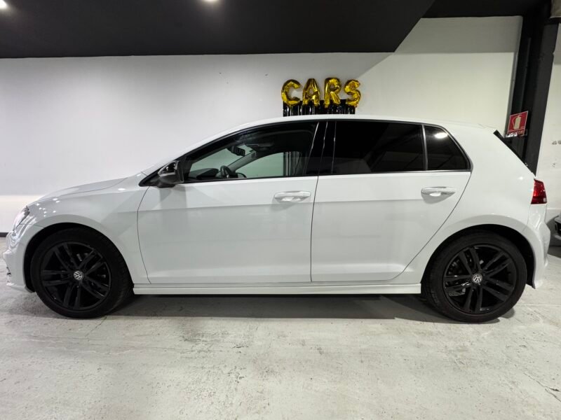 VOLKSWAGEN Golf 1.6TDi R-Line