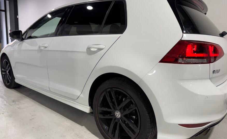 VOLKSWAGEN Golf 1.6TDi R-Line