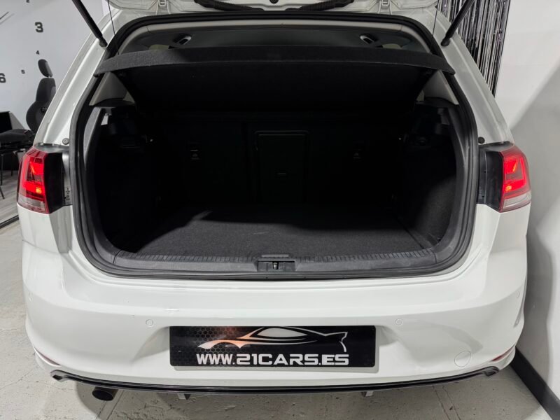 VOLKSWAGEN Golf 1.6TDi R-Line