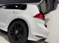 VOLKSWAGEN Golf 1.6TDi R-Line