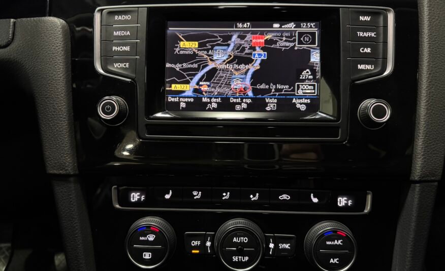 VOLKSWAGEN Golf 1.6TDi R-Line