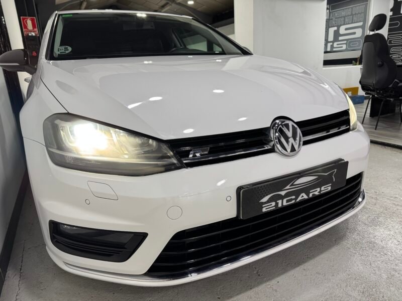 VOLKSWAGEN Golf 1.6TDi R-Line