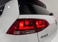VOLKSWAGEN Golf 1.6TDi R-Line