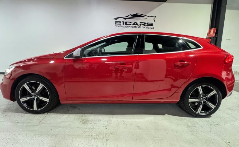 VOLVO V40 T3 R-Design