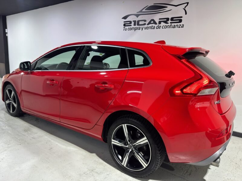 VOLVO V40 T3 R-Design