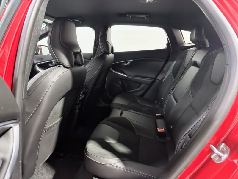 VOLVO V40 T3 R-Design