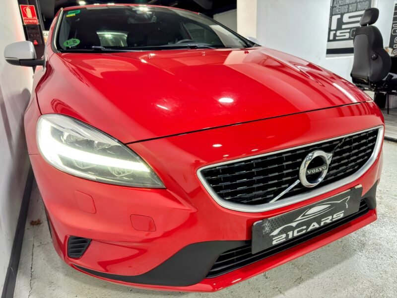 VOLVO V40 T3 R-Design