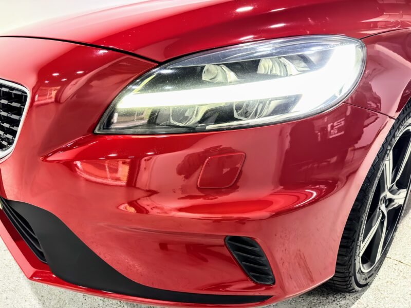 VOLVO V40 T3 R-Design