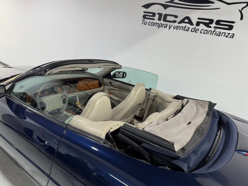 JAGUAR XK8 4.0i V8 Cabrio