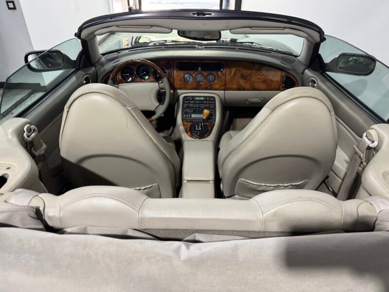 JAGUAR XK8 4.0i V8 Cabrio